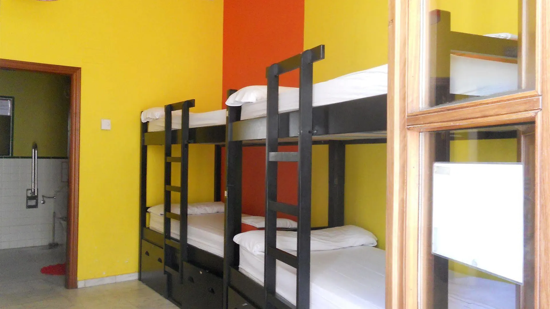 ***  New Samay Hostel Seville Spain